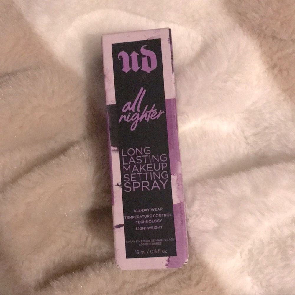Urban Decay Long lasting makeup setting spray~  (Never Used)